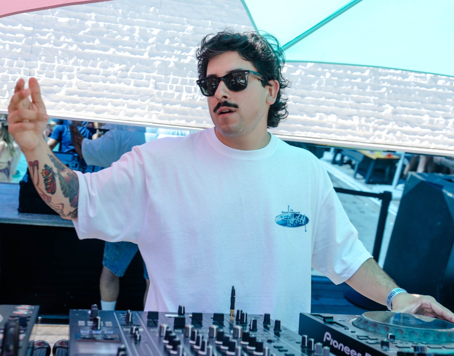 Hard Rock Pool Party photo 33